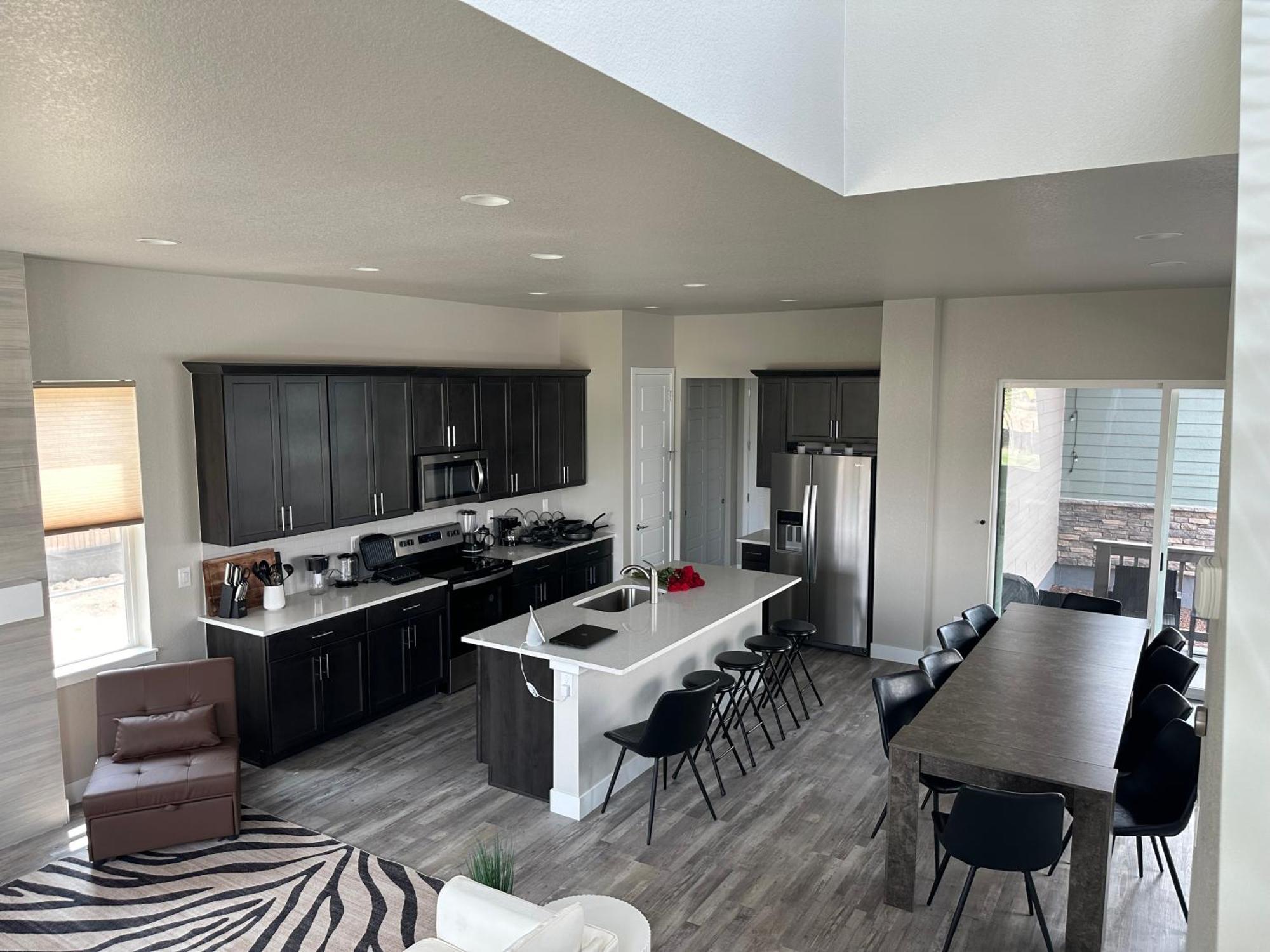 New Modern Contemporary House By The Airport And Gaylord *